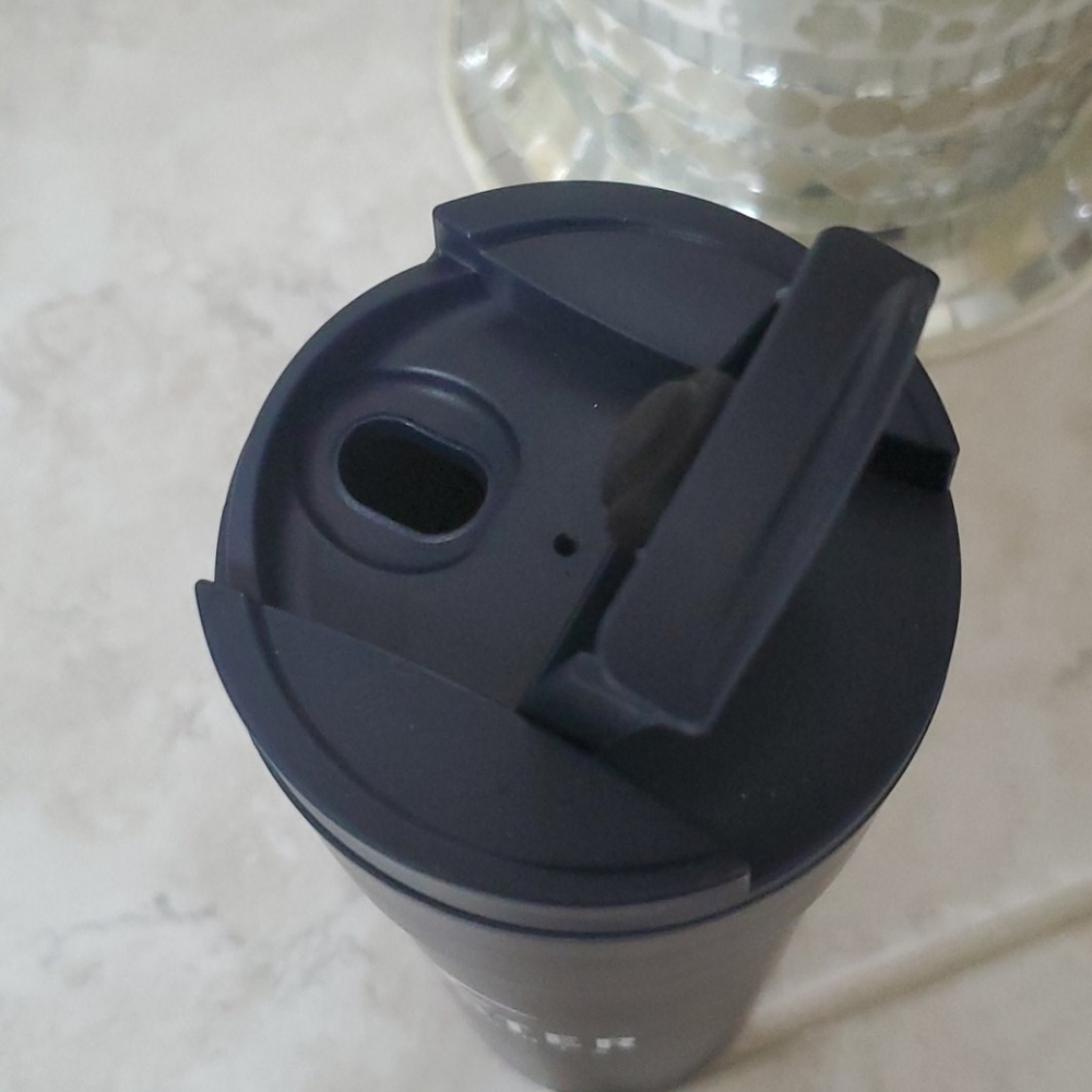 ๐บ๐ธ HOLLISTER TRAVEL MUG ๐บ๐ธ - Picture 6 of 8